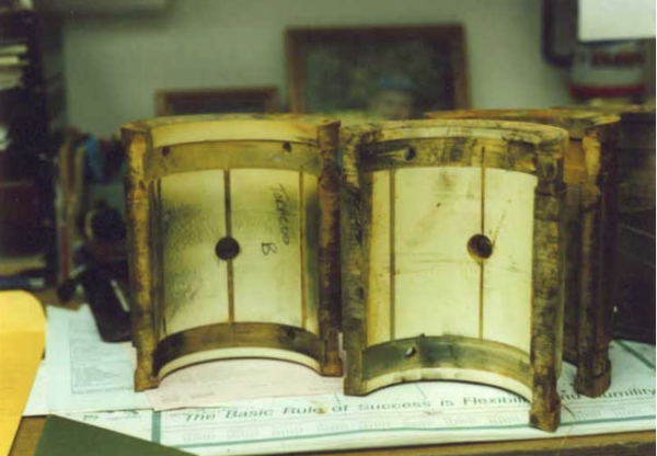 Split SXL bearing with water lubrication.