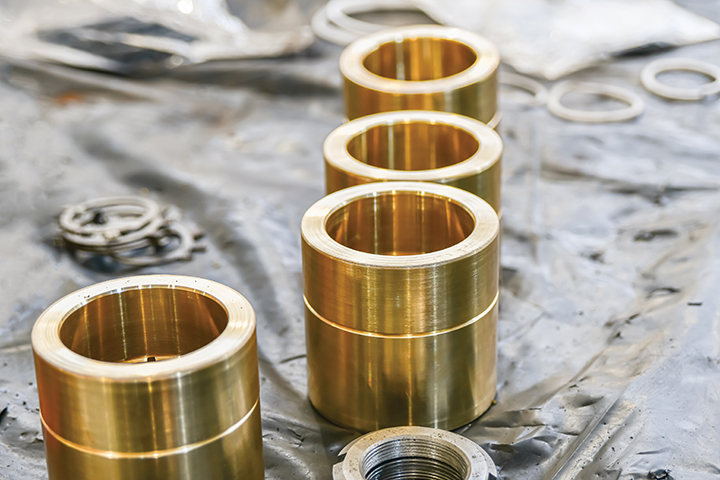 Components like impellers and casings made from bronze offer reliability, especially in corrosive environments.